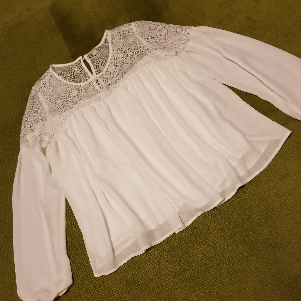 SOLD..Gorgeous GIANNI BINI Flowy Cream Blouse-L - Picture 1 of 6